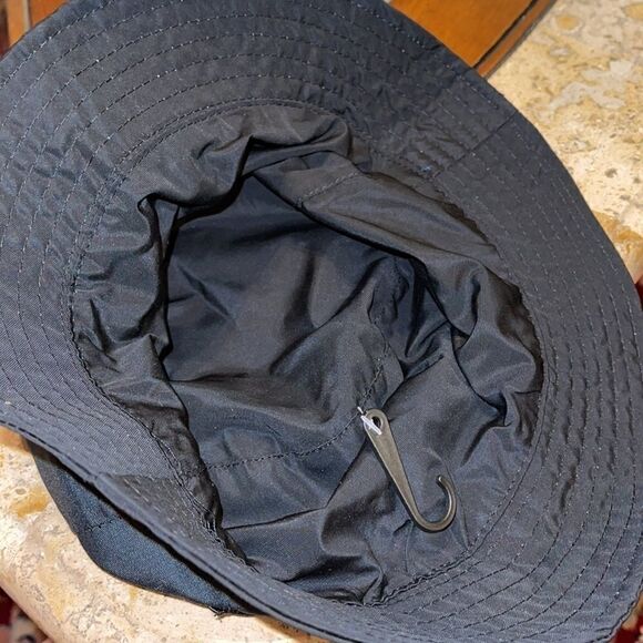 NWOT Aqua Bloomingdales black bucket hat - Picture 4 of 4